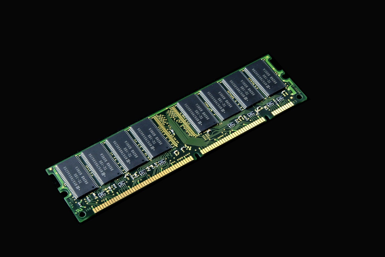 Tesla AI5 chip i fabryka Terafab